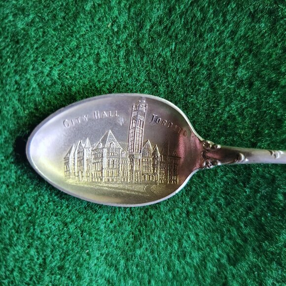 Sterling Silver Scheuer Souvenir Spoon Toronto City Hall Enamelled 11 grams - Picture 2 of 8